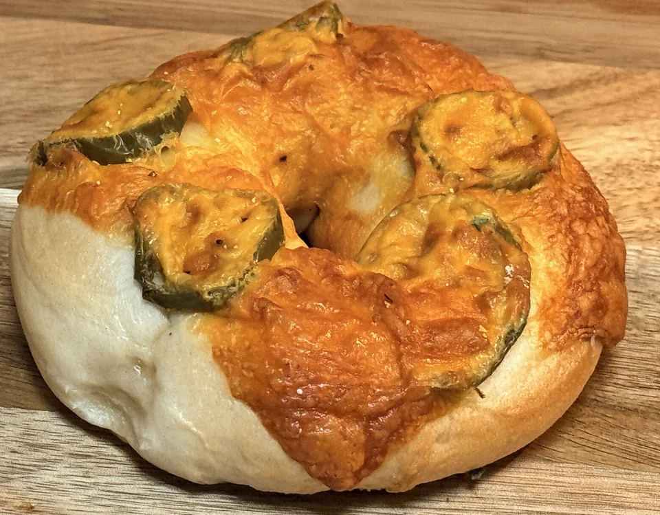Jalapeño Cheddar Bagel